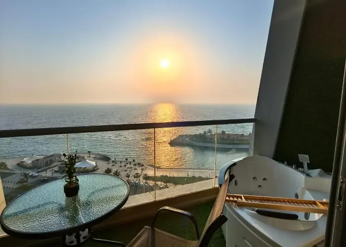 برج داماك جده شقه مطله على البحر Damac